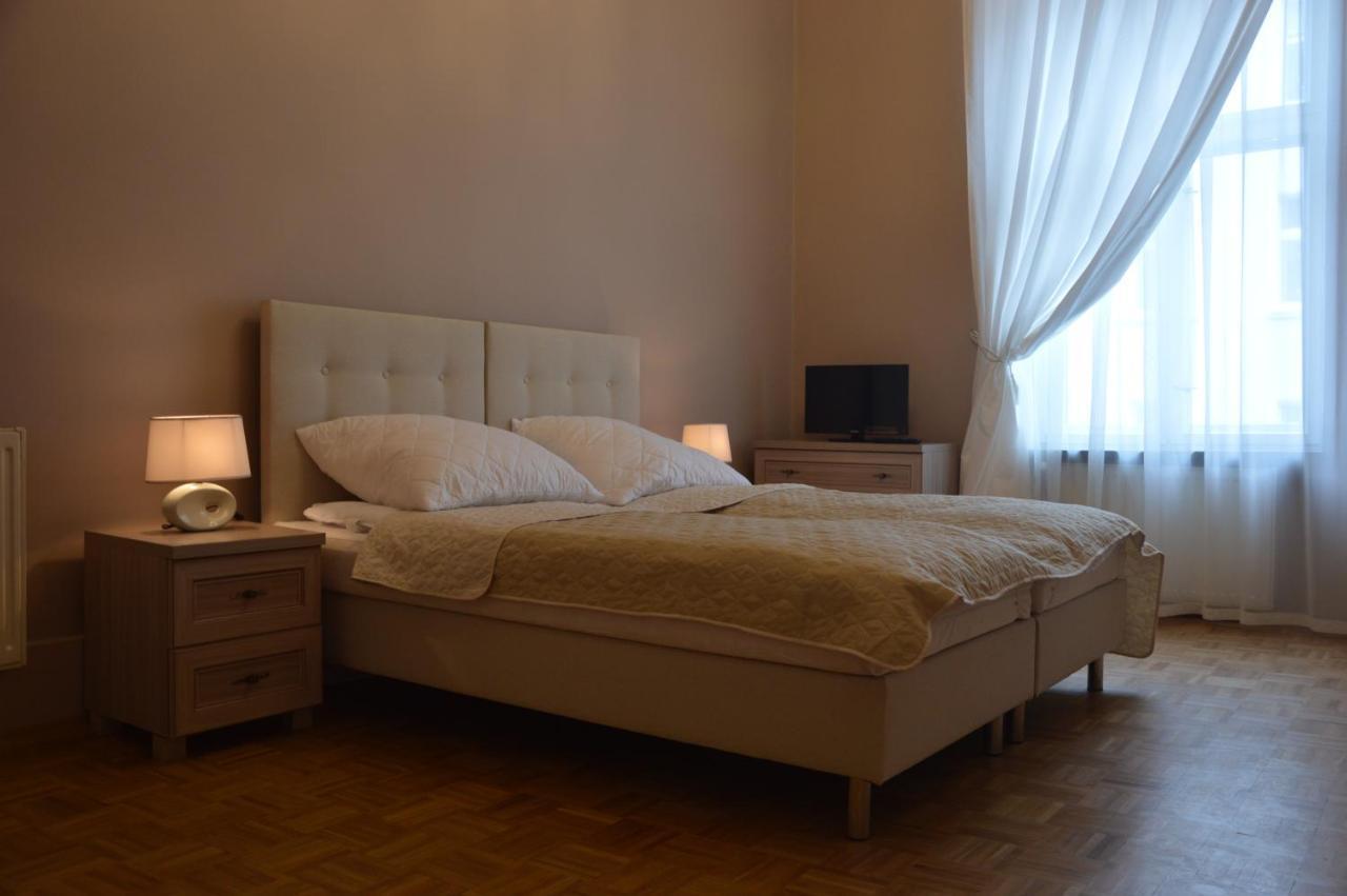 Ada Aparthouse Hostel *