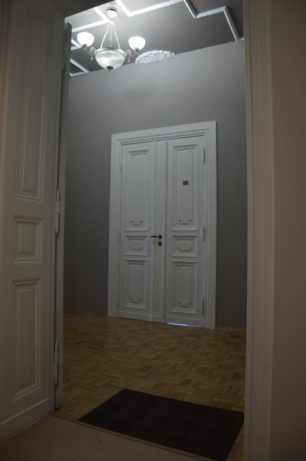 Ada Aparthouse *